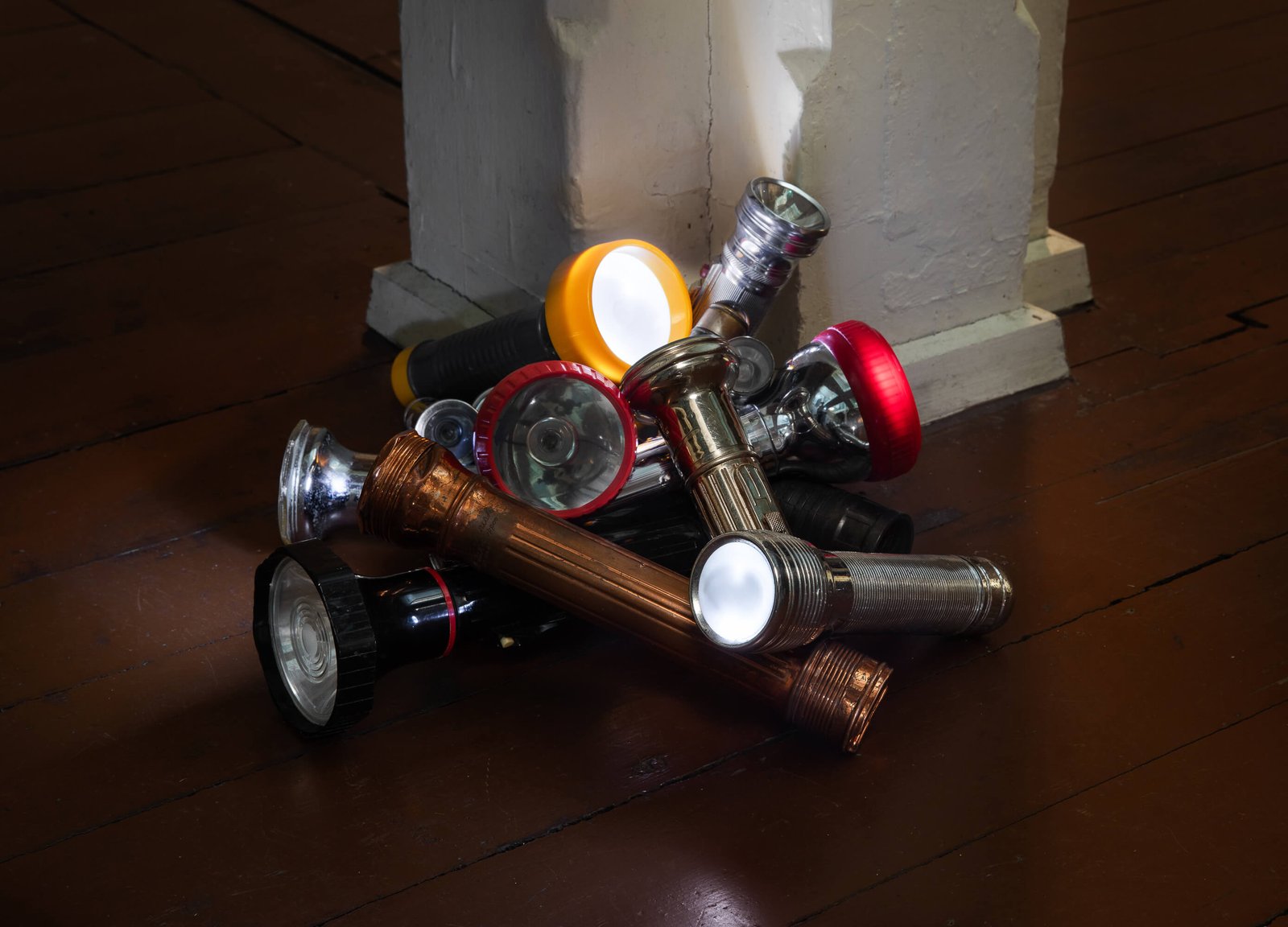 flashlight_sculpture_lightwork_anna_clawson